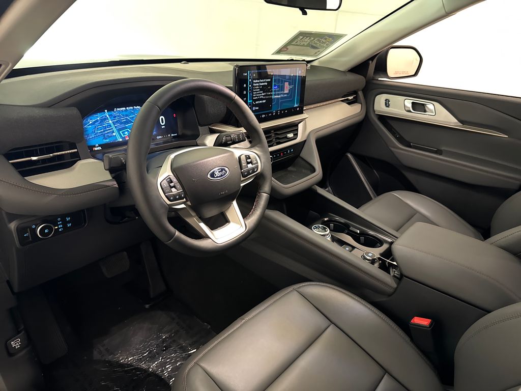 2026 Space White Metallic Ford Explorer Active RWD SUV