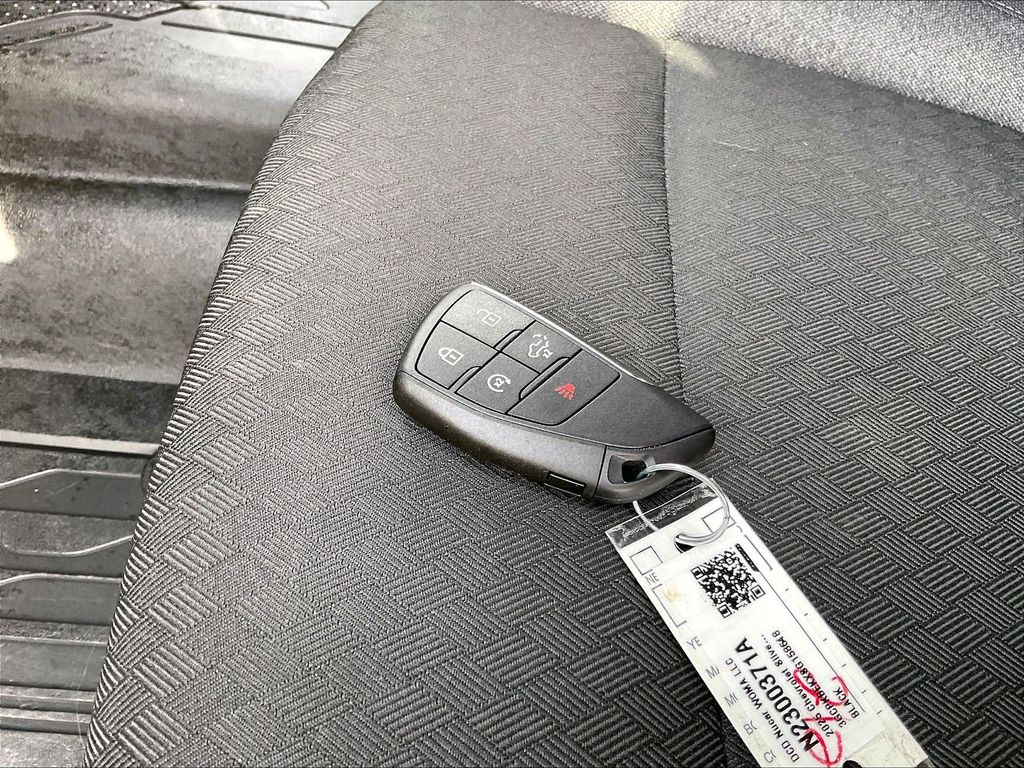 2025 Chevrolet Silverado 1500 — photo 29