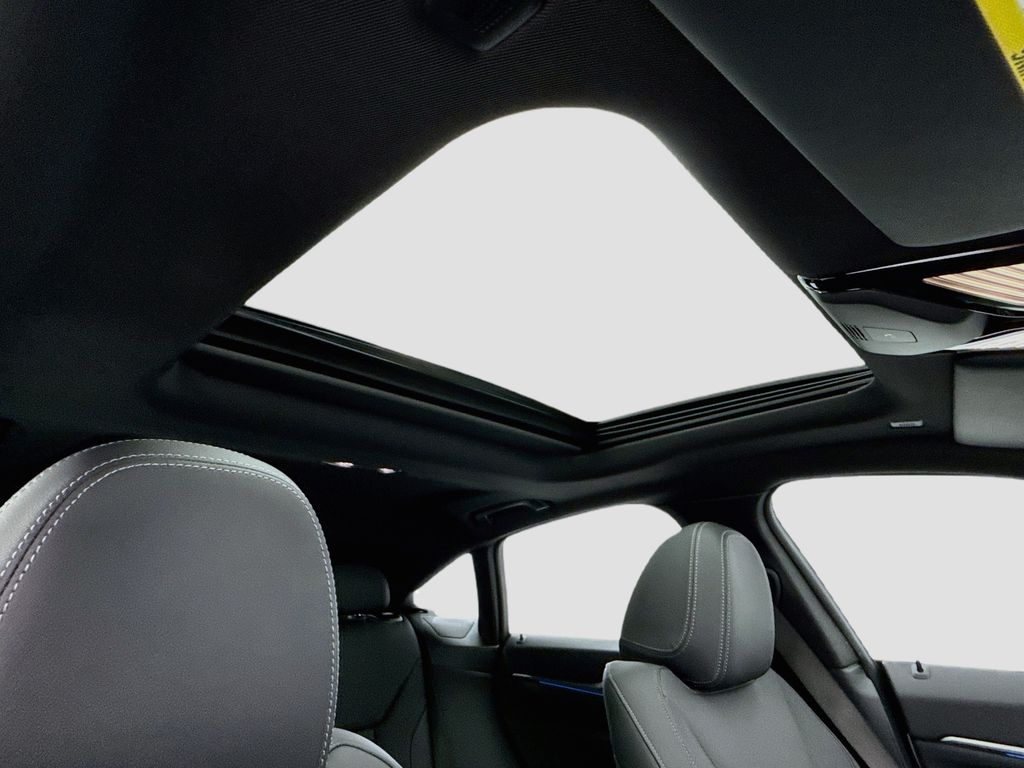 Thumbnail: 2024 BMW i4 - 17