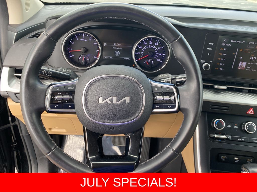 Used 2023 Kia Carnival Van