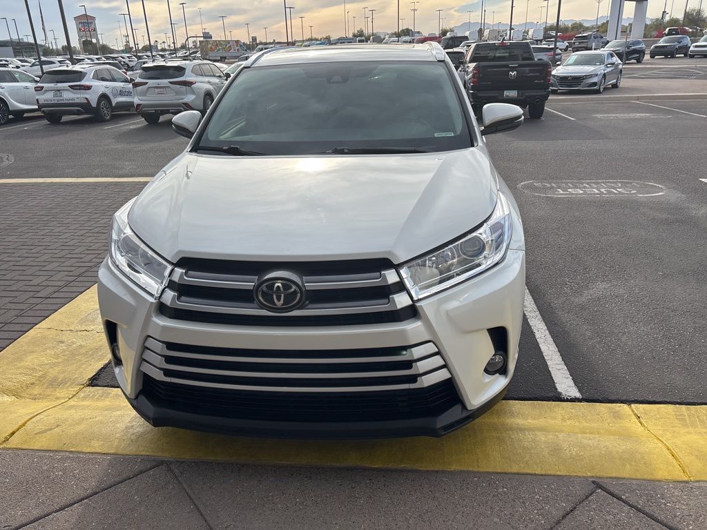 2019 Toyota Highlander XLE 2