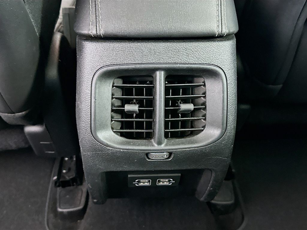 Thumbnail: 2021 Jeep Cherokee - 24