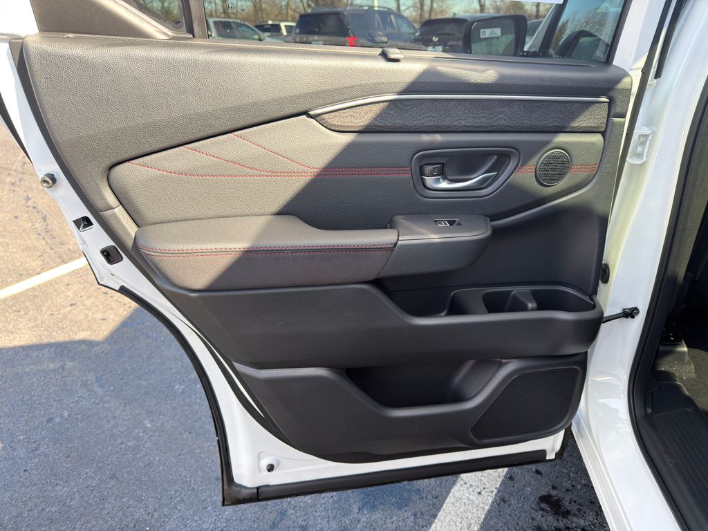 Thumbnail: 2026 Honda Pilot - 21