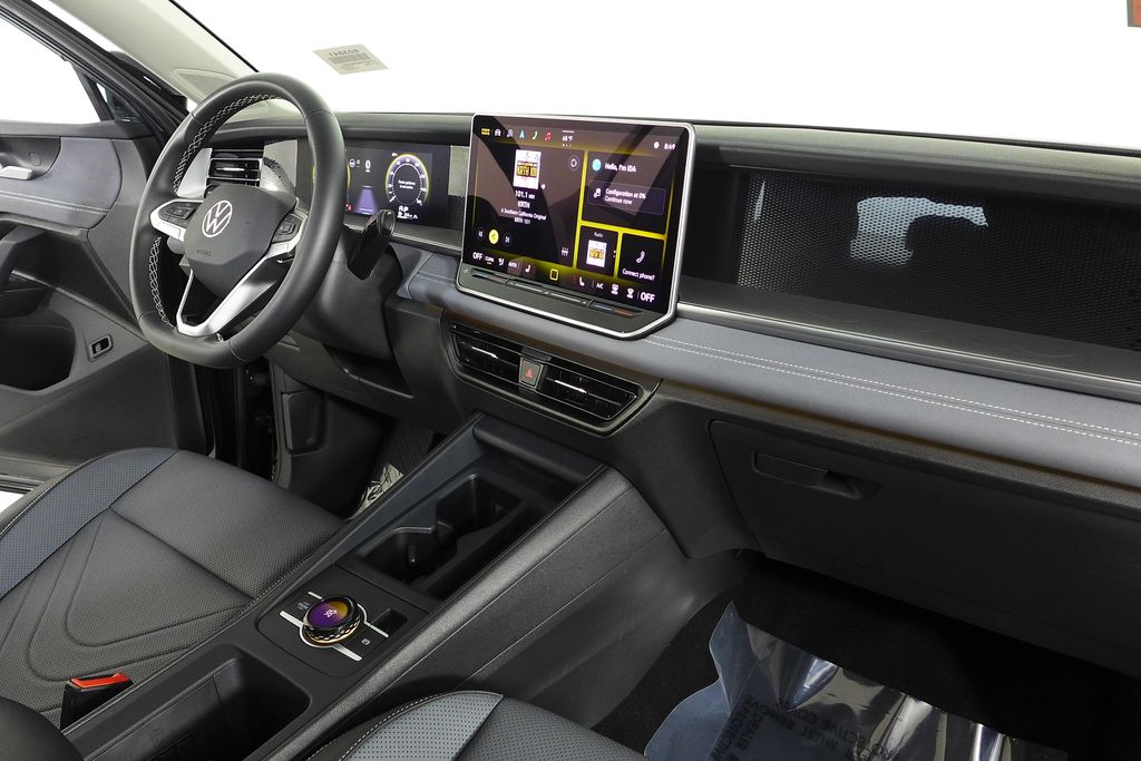 Thumbnail: 2025 Volkswagen Tiguan - 13