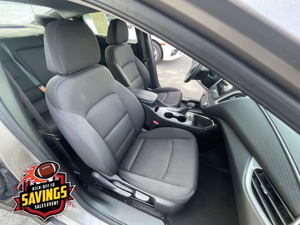 Used 2025 Chevrolet Malibu Sedan