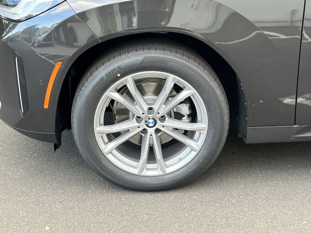 Thumbnail: 2025 BMW X3 - 10