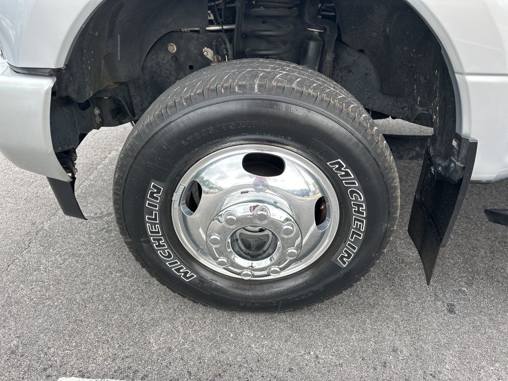 2019 Ingot Silver Metallic Ford Super Duty F-350 DRW Platinum 4X4 Truck