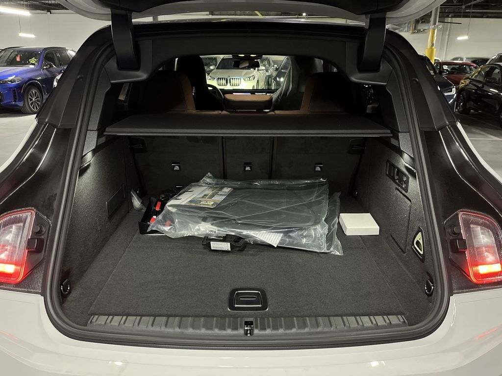 Thumbnail: 2026 BMW iX - 23