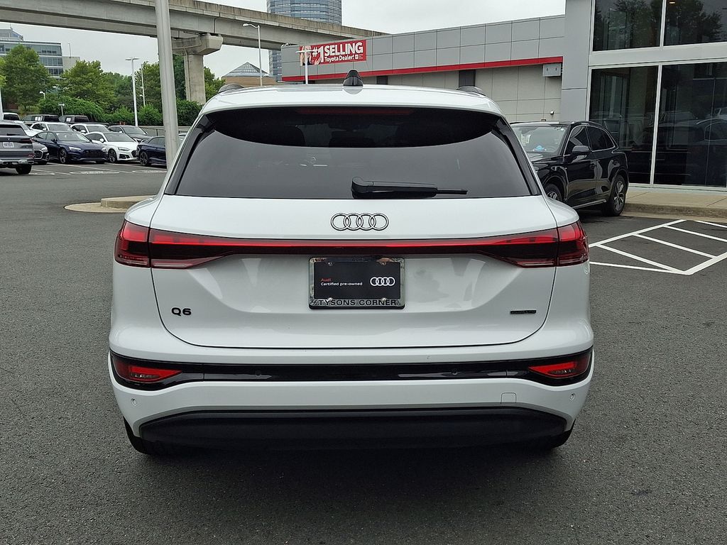 Thumbnail: 2025 Audi Q6 e-tron - 5