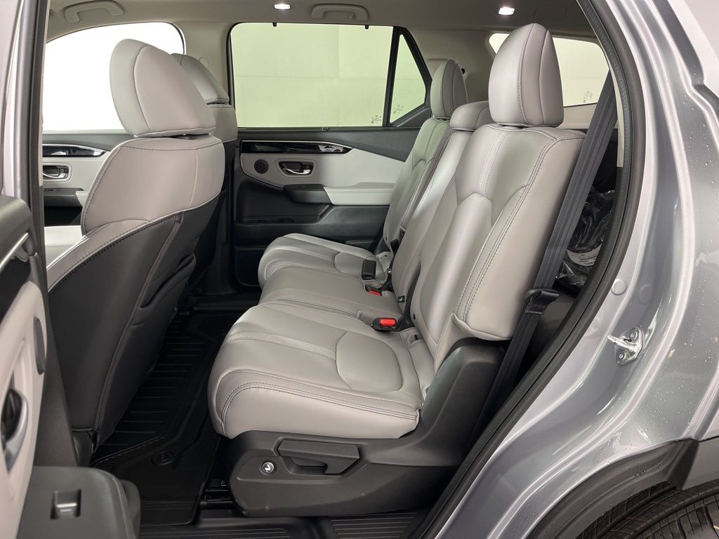 2025 Honda Pilot Touring 26