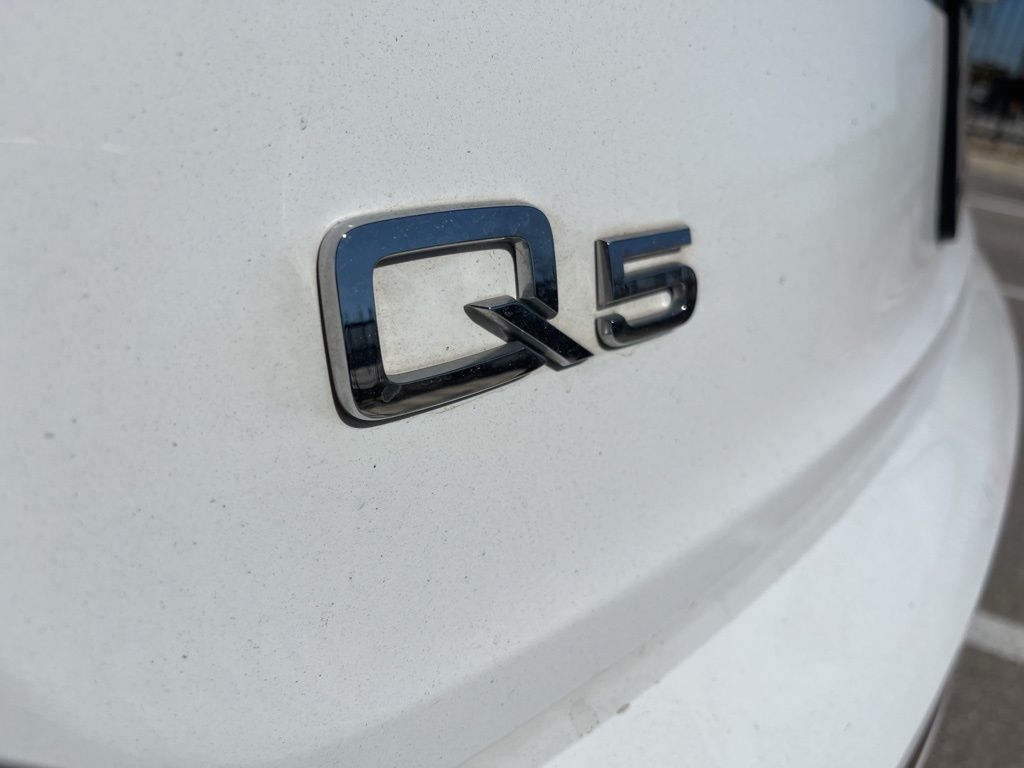 Thumbnail: 2023 Audi Q5 - 8