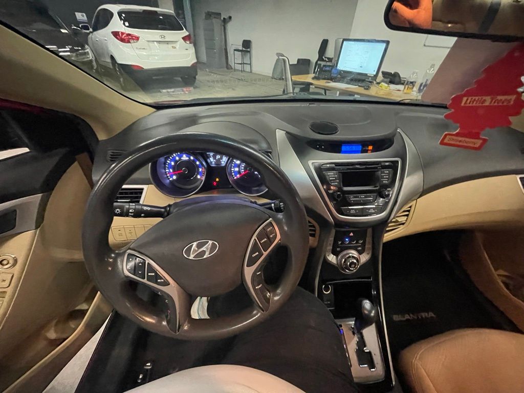 2013 Hyundai Elantra GLS 3