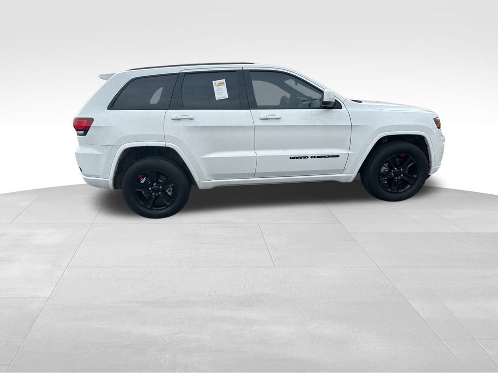 2021 Jeep Grand Cherokee Laredo X 9