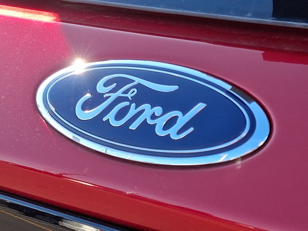 2021 Ford Explorer ST 29