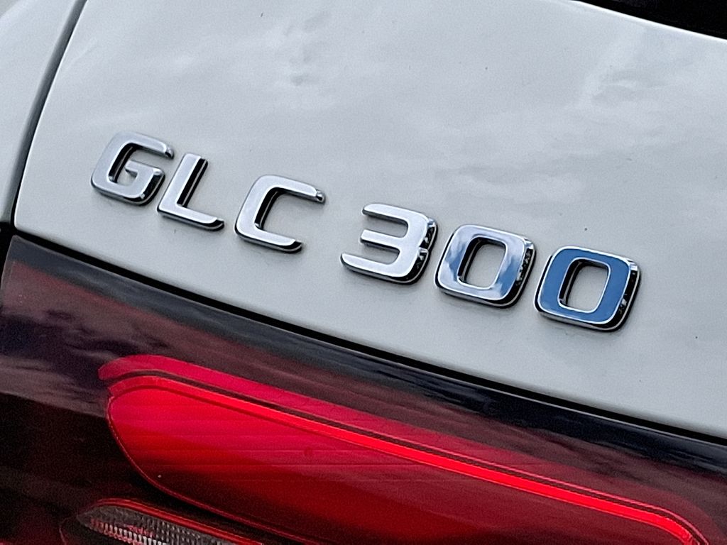 2023 Mercedes-Benz GLC 300 30