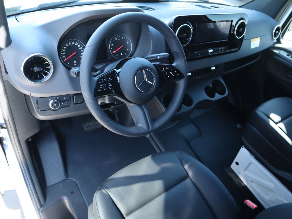 Thumbnail: 2026 Mercedes-Benz Sprinter - 10
