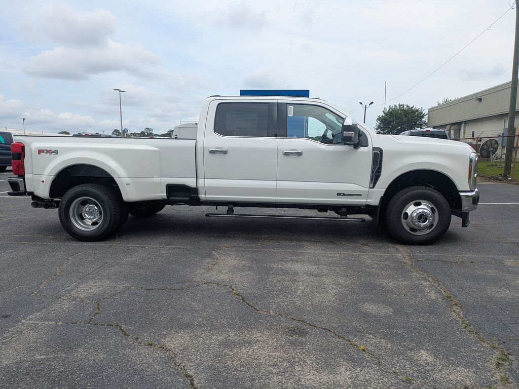 2026 Ford F-350 Super Duty LARIAT
