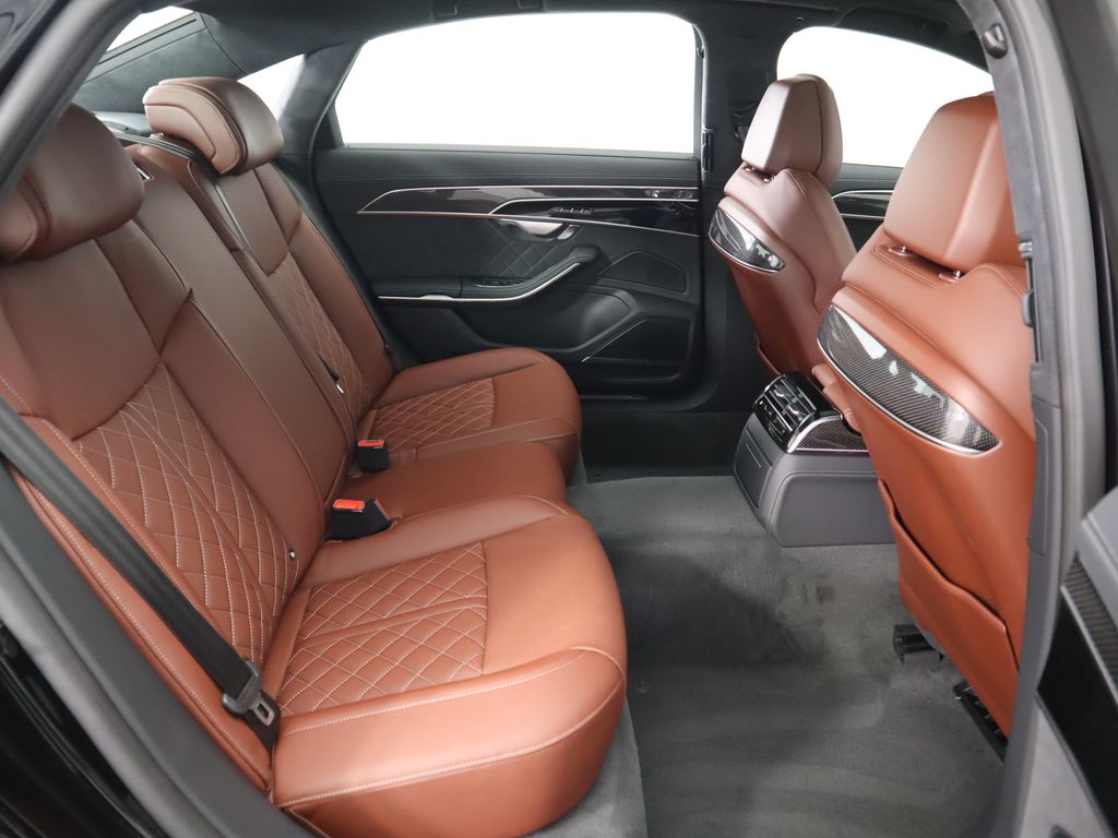 Thumbnail: 2025 Audi S8 - 24
