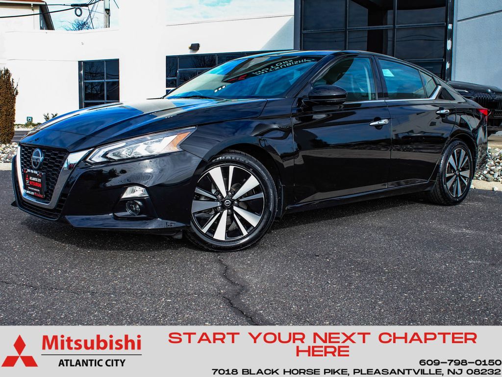 Super Black 2021 Nissan Altima Sedan Front-Wheel Drive Continuously Variable Transmission