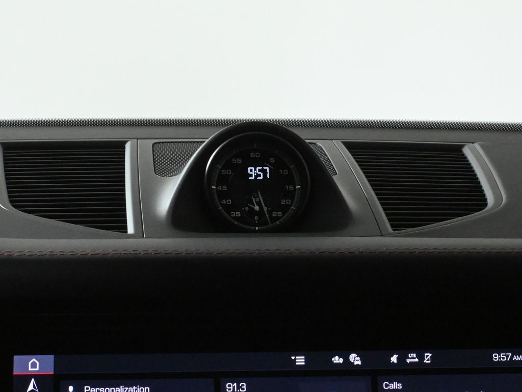 Thumbnail: 2026 Porsche Macan - 22