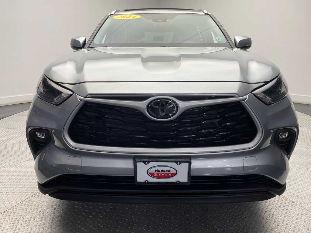 2024 Toyota Highlander XLE 2