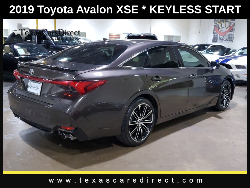 2019 Toyota Avalon XSE 11