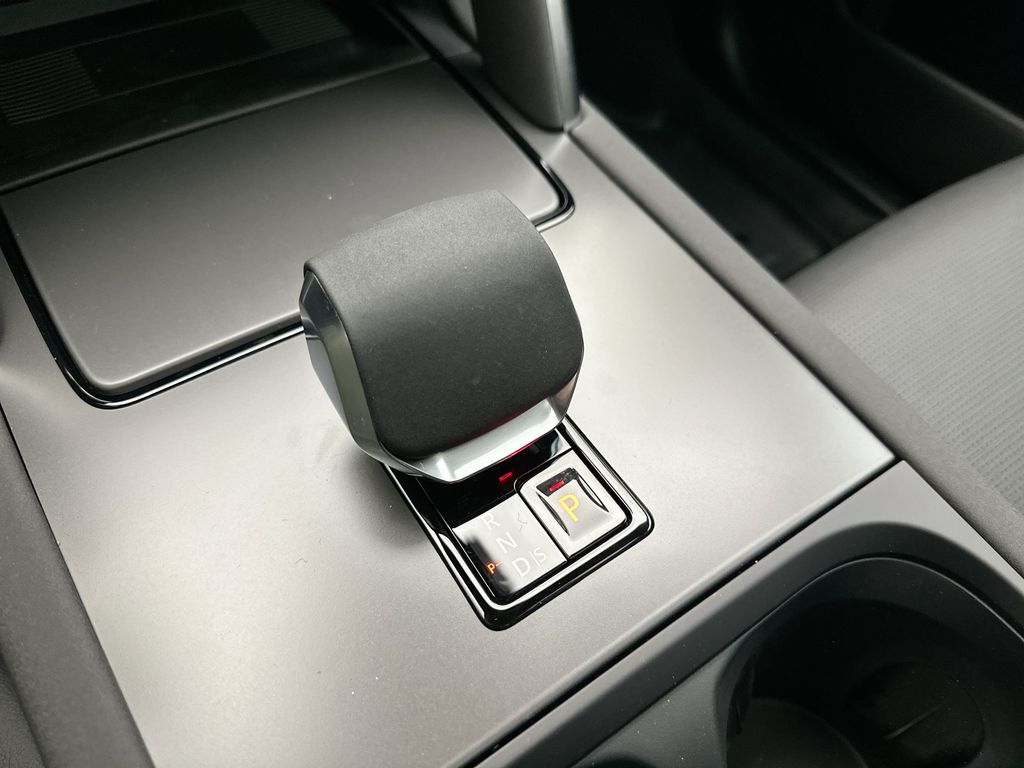 2024 Land Rover Discovery Sport S 9