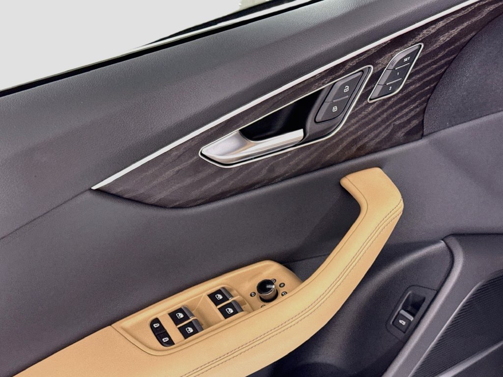 Thumbnail: 2027 Audi Q8 - 24
