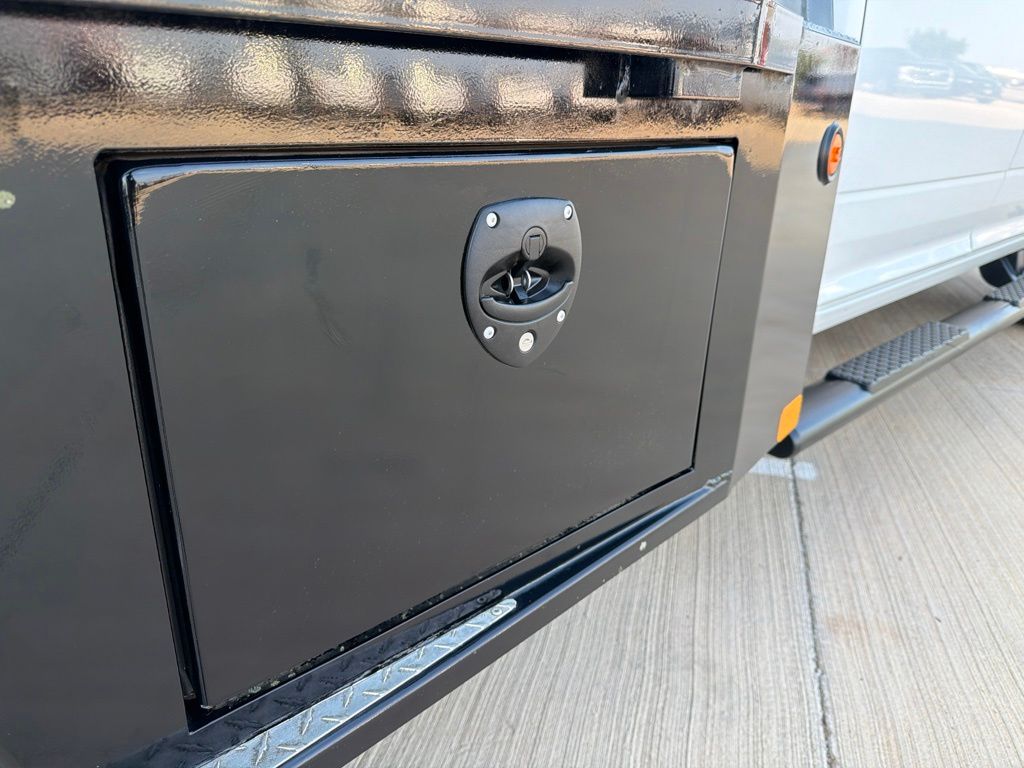 2024 RAM 3500 Chassis Tradesman Crew Cab LB DRW 4WD