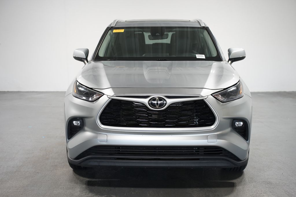 2022 Toyota Highlander XLE 2