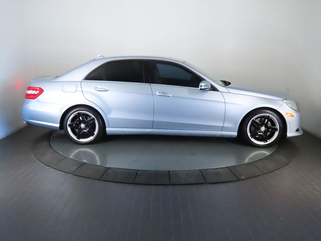 Thumbnail: 2013 Mercedes-Benz E-Class - 8