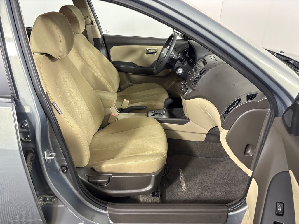 Used 2010 Beige Hyundai GLS image 6