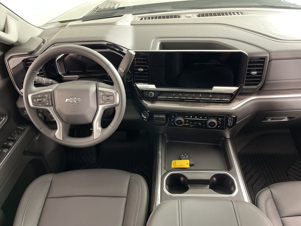 Thumbnail: 2026 Chevrolet Silverado 2500 - 17