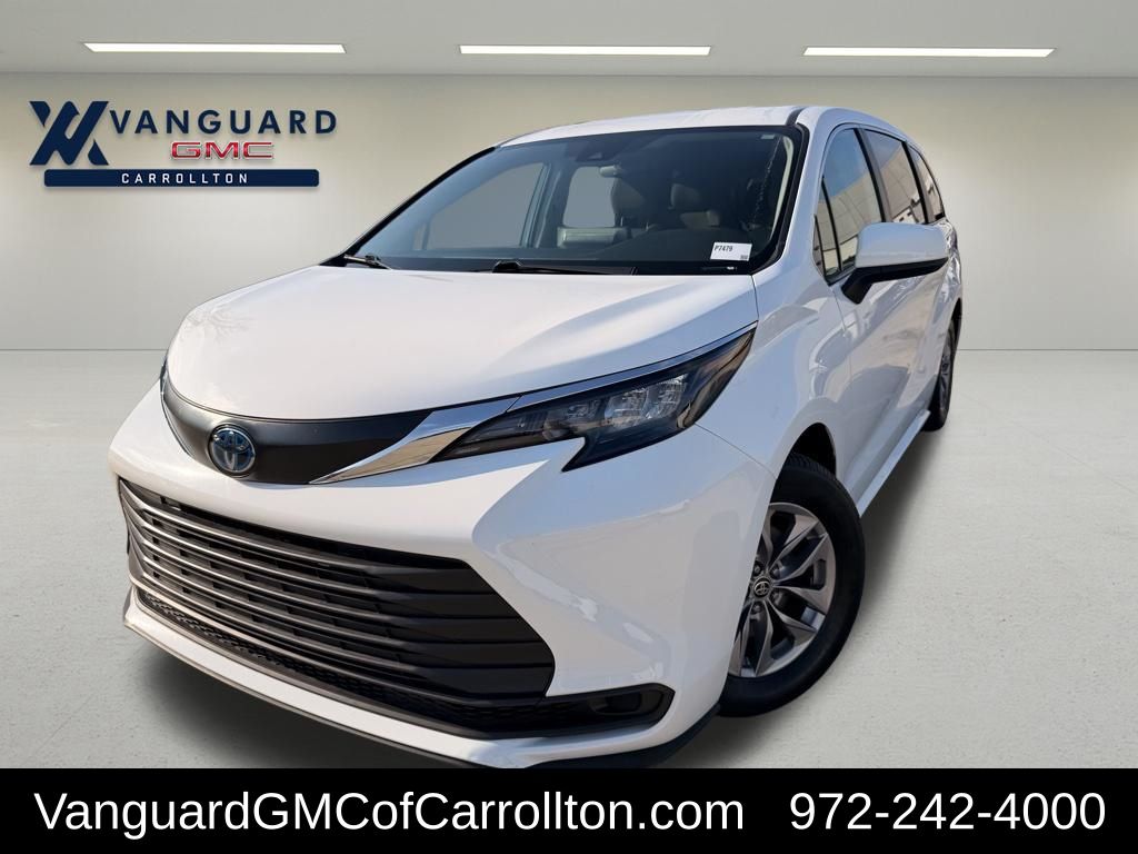 2024 Toyota Sienna LE 8-Passenger FWD