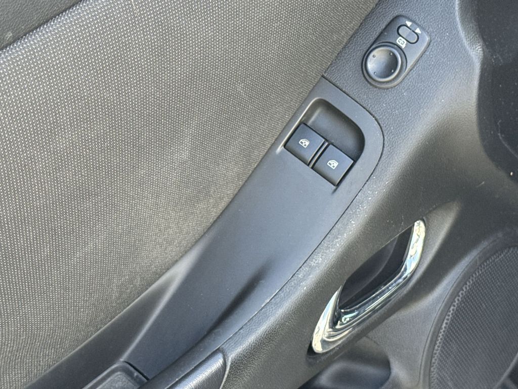 Thumbnail: 2011 Chevrolet Camaro - 27