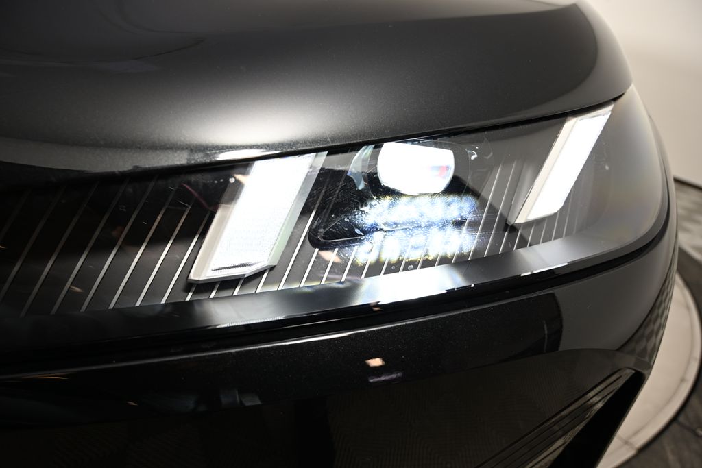 Thumbnail: 2026 BMW iX - 9