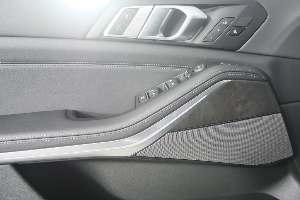 Thumbnail: 2026 BMW X5 - 8