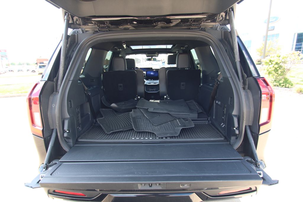 Used 2025 Ford Expedition SUV
