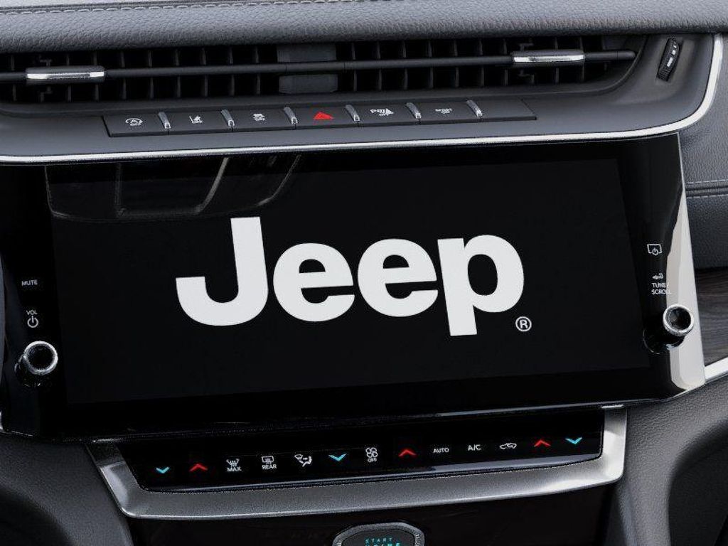 2026 Jeep Grand Cherokee Laredo White/off-white at South Hills CDJR