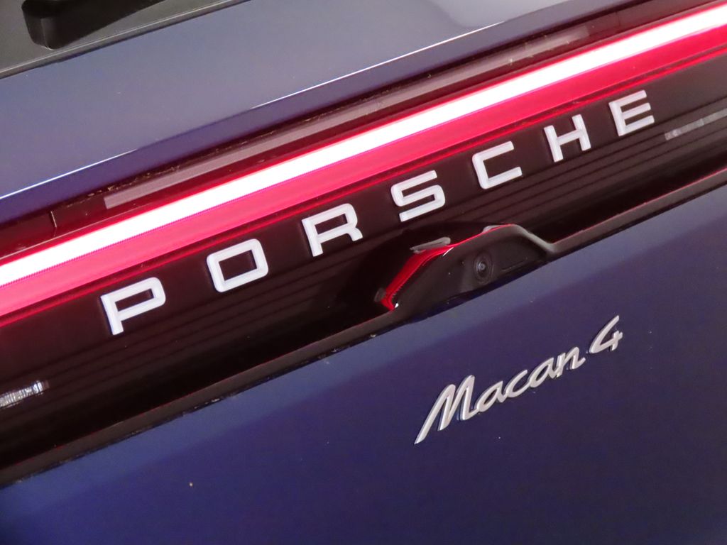 Thumbnail: 2024 Porsche Macan - 12