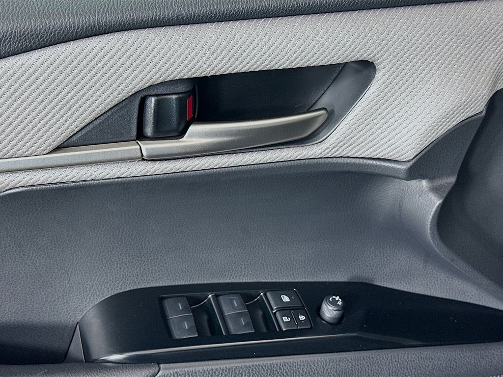 Thumbnail: 2025 Toyota Camry - 18