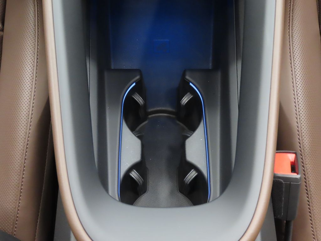 Thumbnail: 2024 Porsche Macan - 32