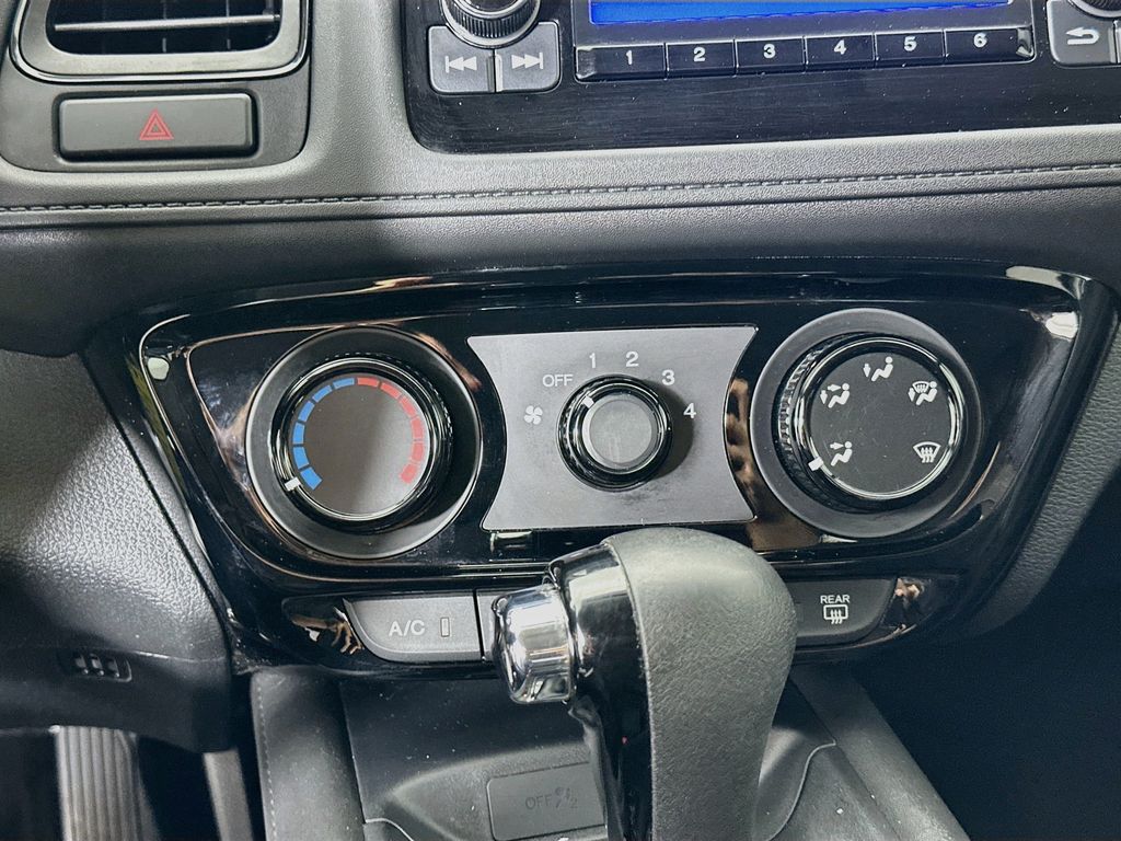 Thumbnail: 2016 Honda HR-V - 15