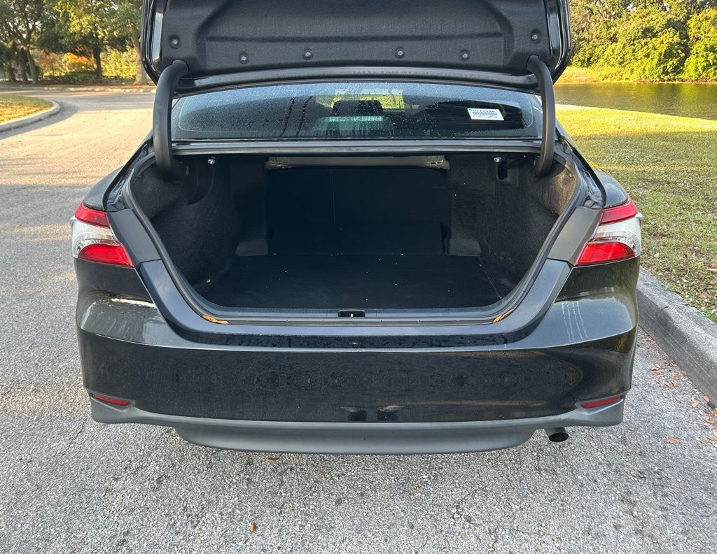 Thumbnail: 2023 Toyota Camry - 10