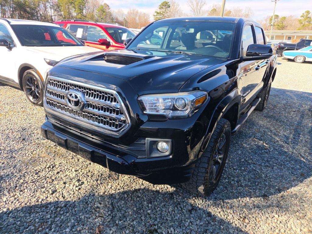 2017 Toyota Tacoma TRD Sport's photo