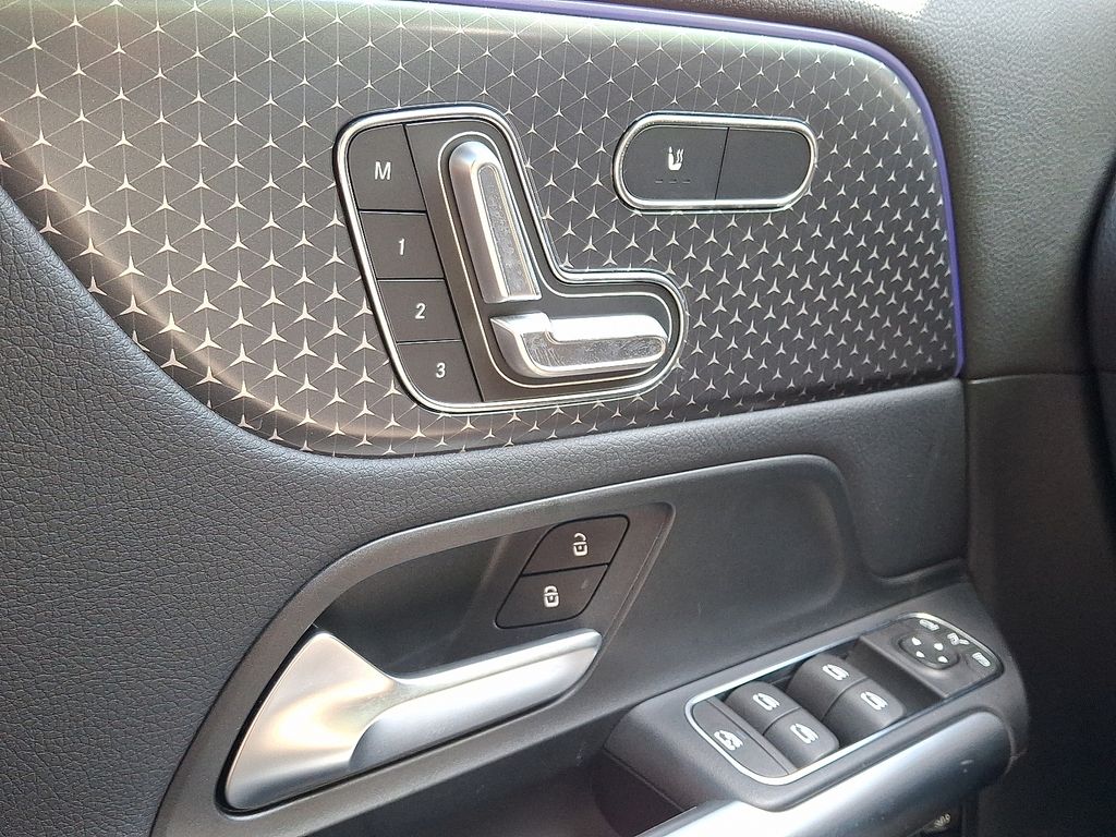 Thumbnail: 2025 Mercedes-Benz GLA - 24