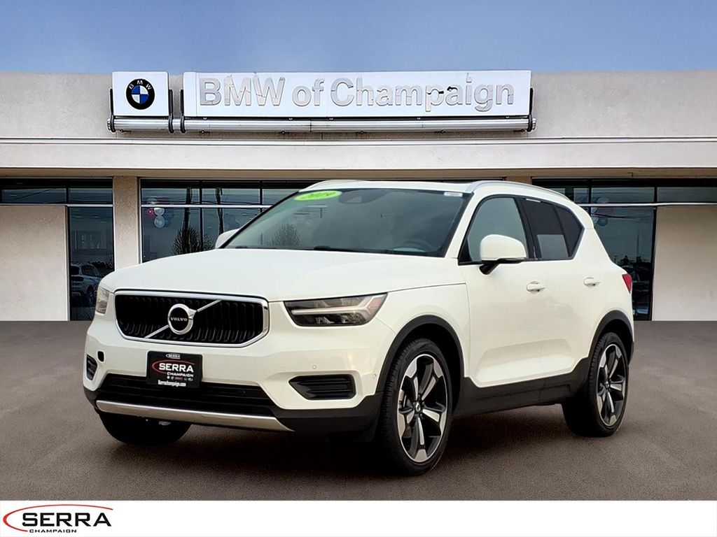 2019 Volvo XC40 T5 Momentum AWD