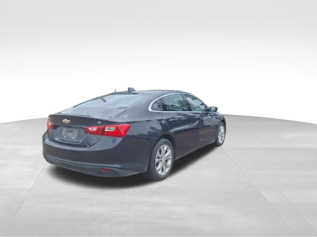 2023 Chevrolet Malibu 1LT photo 2