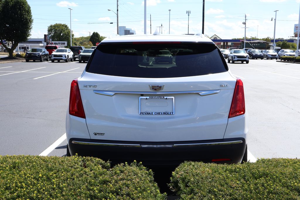 Thumbnail: 2017 Cadillac XT5 - 8
