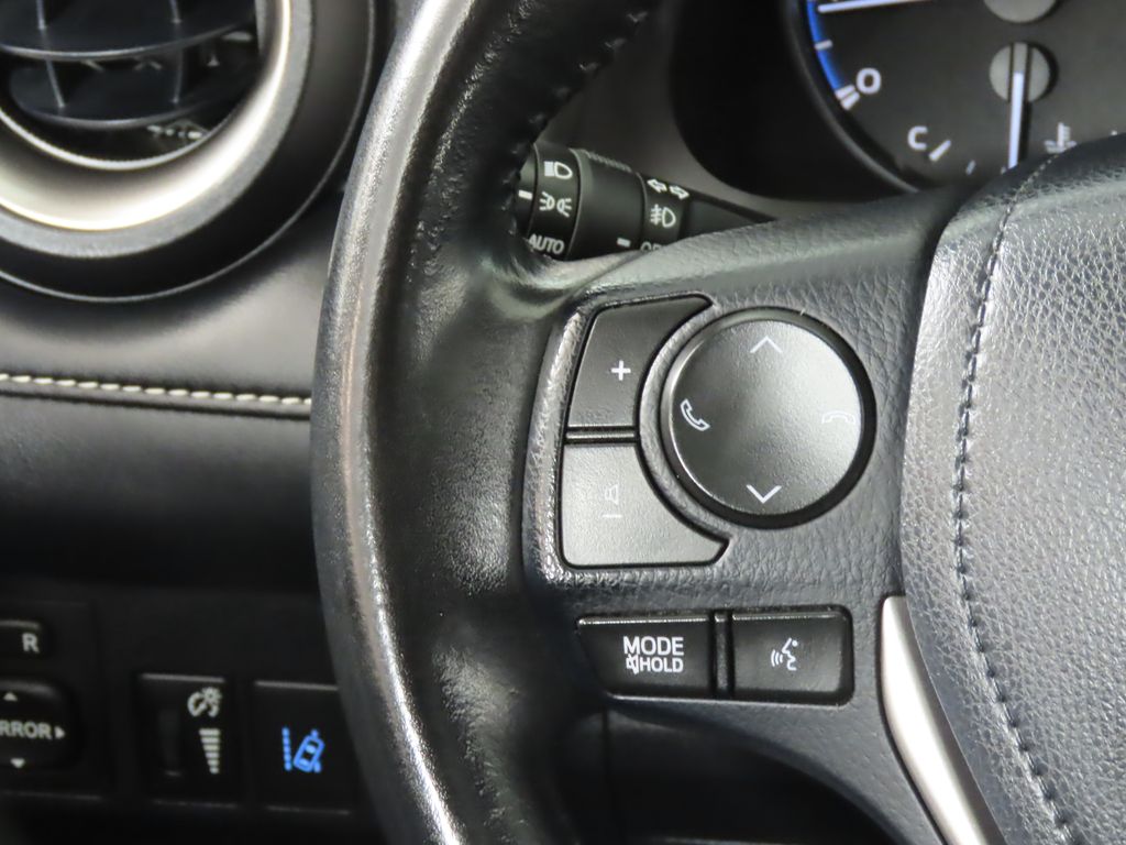 Thumbnail: 2018 Toyota RAV4 - 16
